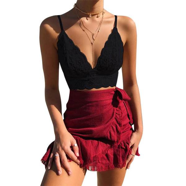 Mūsdienīgs sieviešu mežģīņu krūtis ar plānām lencēm