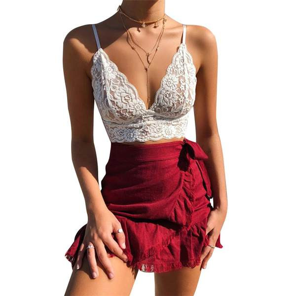 Mūsdienīgs sieviešu mežģīņu krūtis ar plānām lencēm