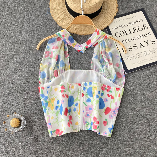 Maieu colorat de damă, cu decolteu