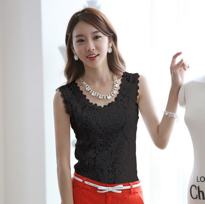 Stilīgs sieviešu mežģīņu tops ar ovālu kakla izgriezumu