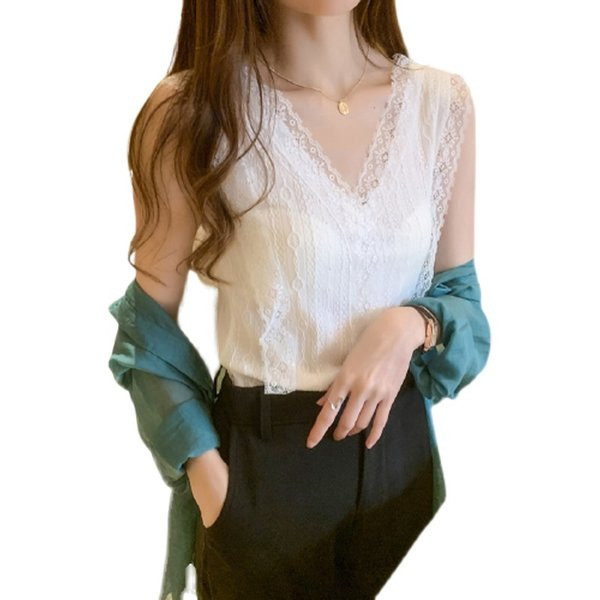 Γυναικείο αμάνικο δαντελωτό μπλουζάκι με λαιμόκοψη και φαρδιά λουράκια