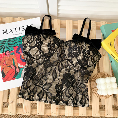 Bustiera dama din dantela cu panglici si bretele subtiri