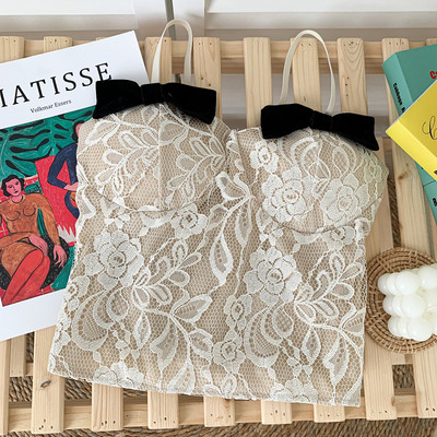 Bustiera dama din dantela cu panglici si bretele subtiri