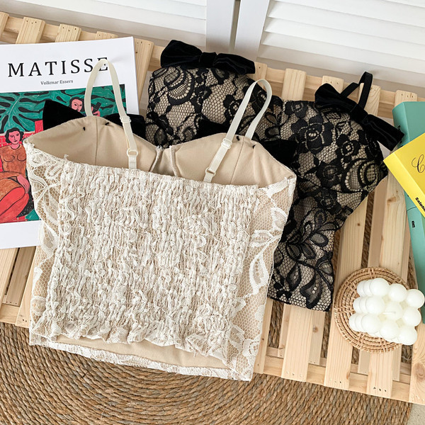 Bustiera dama din dantela cu panglici si bretele subtiri