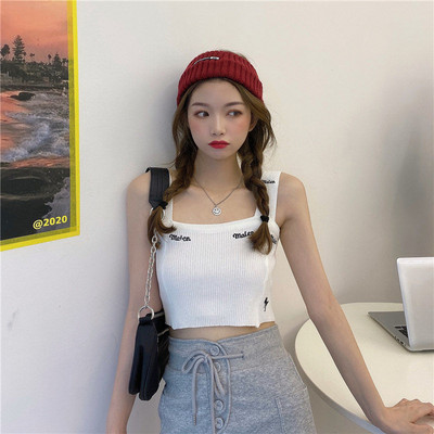 Sieviešu ikdienas īss tops ar izšūtu uzrakstu