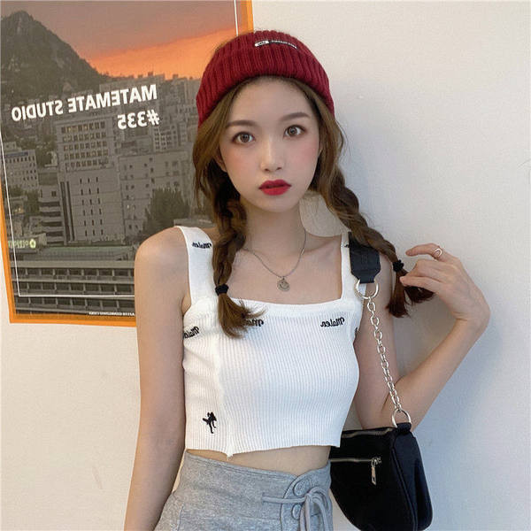 Sieviešu ikdienas īss tops ar izšūtu uzrakstu