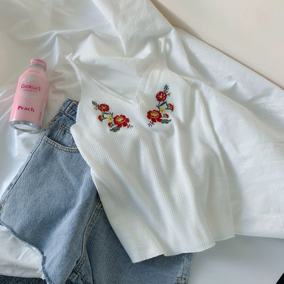 Top de damă din tricot subțire cu flori brodate