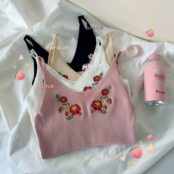 Top de damă din tricot subțire cu flori brodate