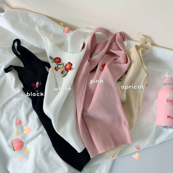 Top de damă din tricot subțire cu flori brodate