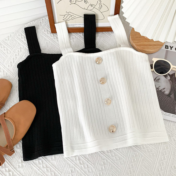 Jauna modeļa sieviešu topiņš ar pogām un platām lencēm