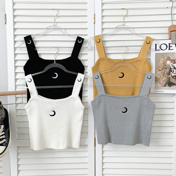 Καθημερινή γυναικεία μπλούζα με κεντήματα - κοντό μοντέλο