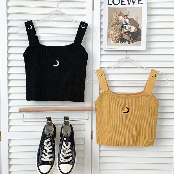 Καθημερινή γυναικεία μπλούζα με κεντήματα - κοντό μοντέλο