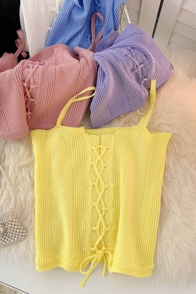 Sieviešu velveta tops ar plānām lencēm un saitēm