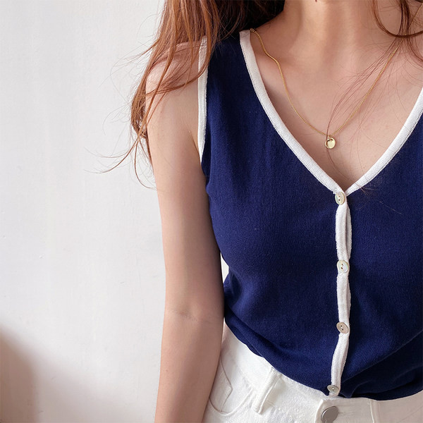 Maieu de dama din tricotat subtire cu nasturi