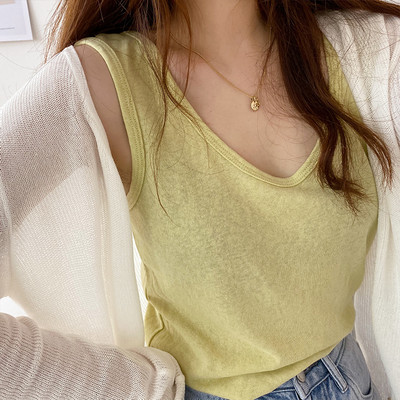 Sieviešu vienkrāsains kokvilnas tops ar ovālu kakla izgriezumu