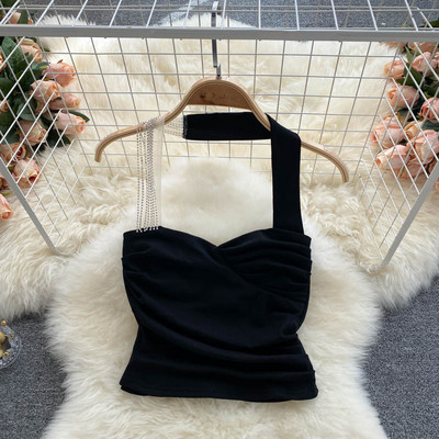 Дамски потник с метална декорация в бял и черен цвят