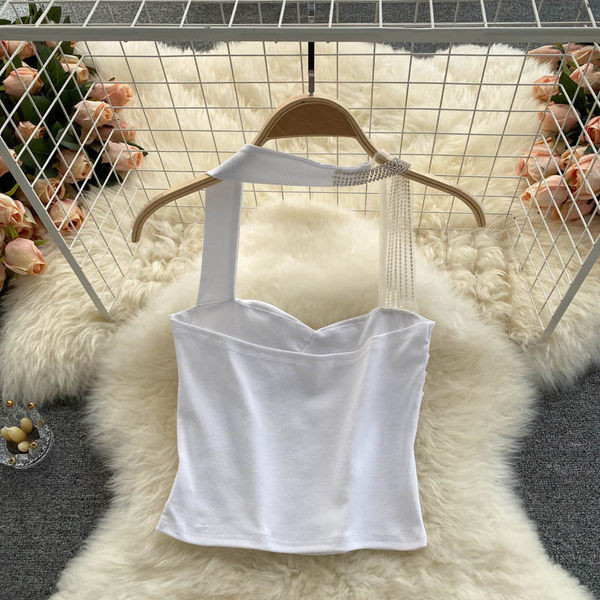 Дамски потник с метална декорация в бял и черен цвят 