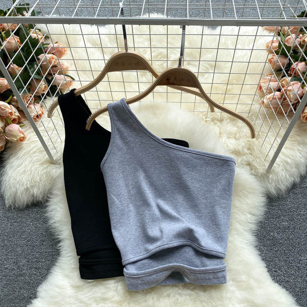 Sieviešu bikses ar vienu siksnu melnā un pelēkā krāsā