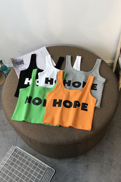 Top zilnic scurt cu inscripție pentru femei