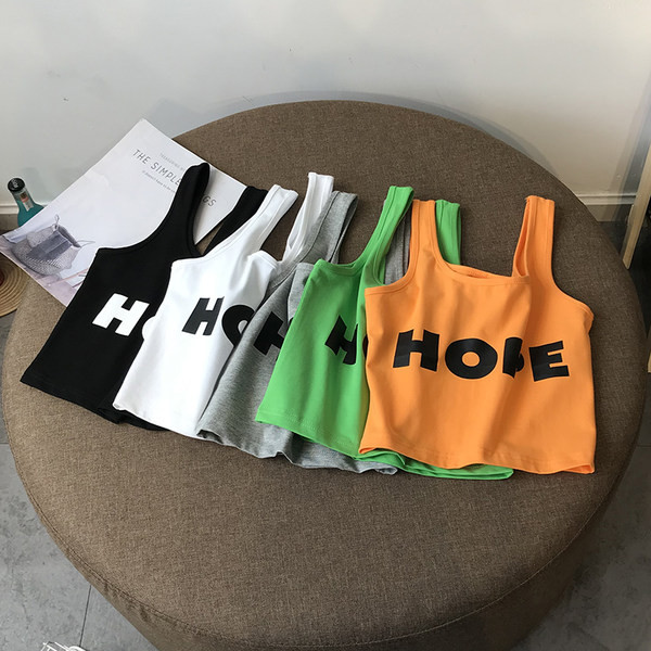 Top zilnic scurt cu inscripție pentru femei