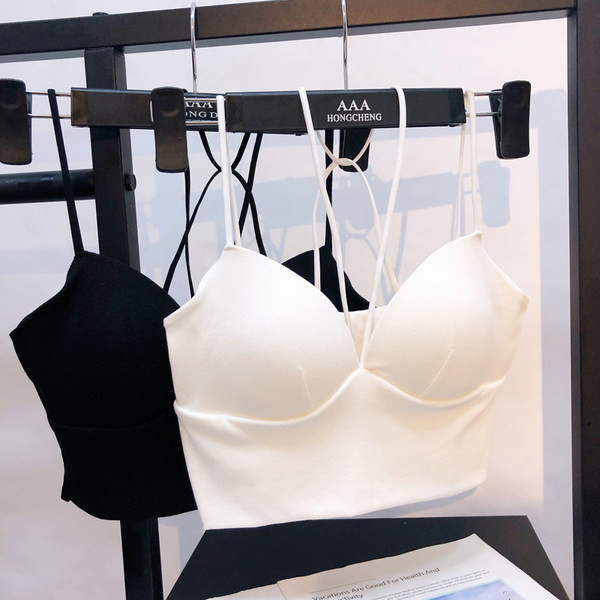 Īss sieviešu krūšu modelis ar plānām lencēm