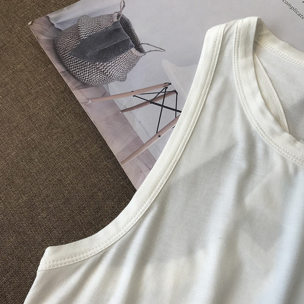 Sieviešu īss tops ar ovālu kakla izgriezumu