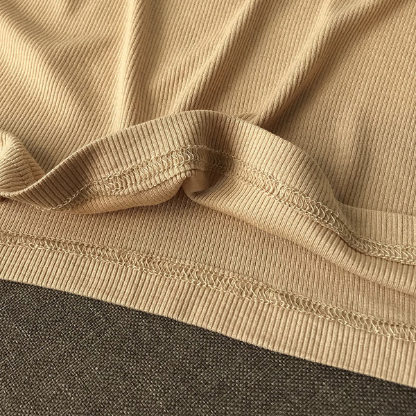 Top scurt de damă cu decolteu oval și bretele largi