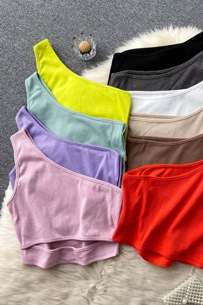 Vienkrāsains sieviešu īss topiņš ar vienu siksnu