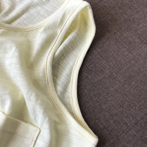 Нов модел потник с О-образно деколте с джоб