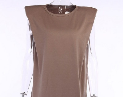 Maiou elegant de dama cu decolteu oval, model simplu