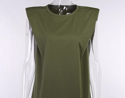 Maiou elegant de dama cu decolteu oval, model simplu