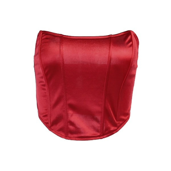 Pašreizējais sieviešu modelis ar krūtīm