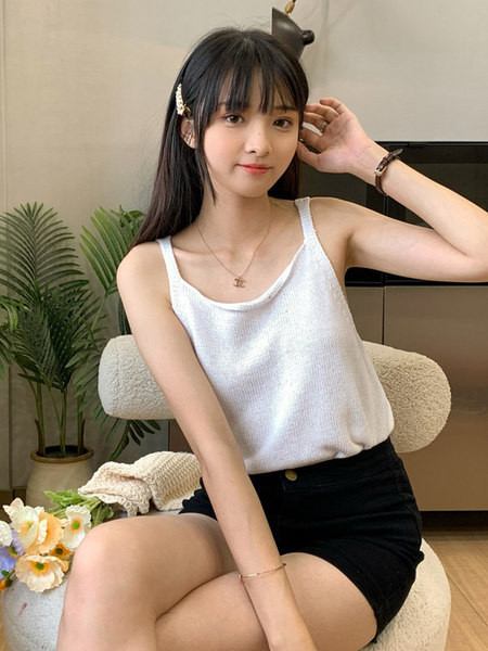 Ikdienas sieviešu topiņš ar lencēm - plats modelis