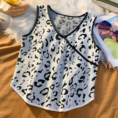 Top de damă model larg cu decolteu spitz în două culori