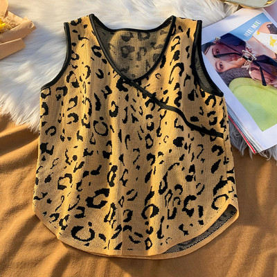 Top de damă model larg cu decolteu spitz în două culori