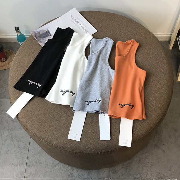 Дамски потник с овално деколте и бродиран надпис 