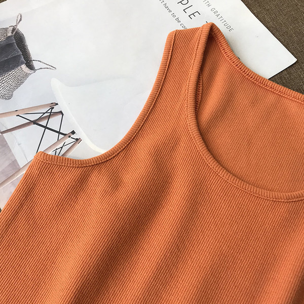 Дамски потник с овално деколте и бродиран надпис 