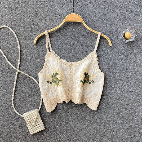 Sieviešu īss topus ar izšuvumiem un plānām lencēm