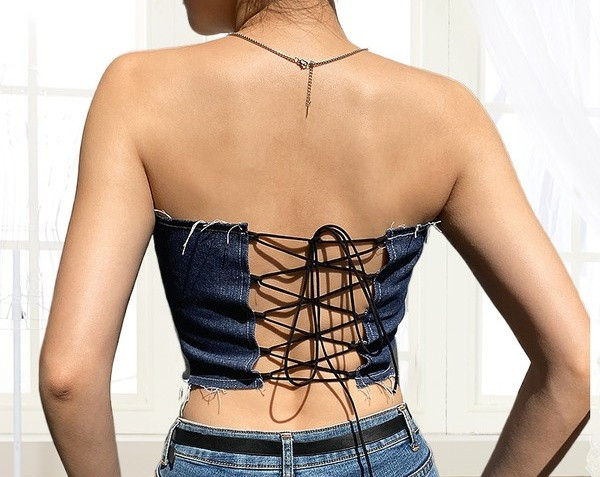 Stilīgs sieviešu pieguļošs džinsa biksītis ar saitēm