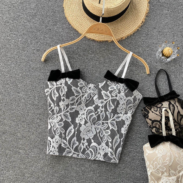 Sieviešu ikdienišķa bikses ar mežģīnēm un plānām lencēm