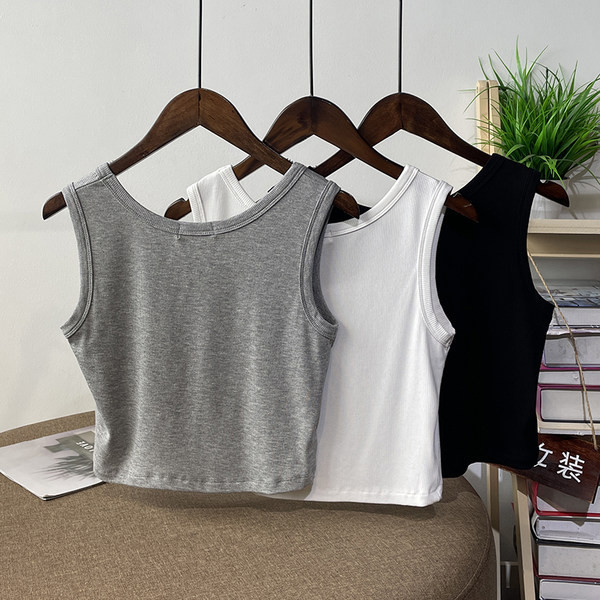 Γυναικείο κοντό τοπ απλό μοντέλο με φαρδιά λουράκια