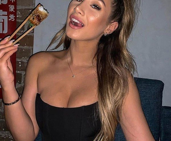 Bustiera de dama actuala model curat