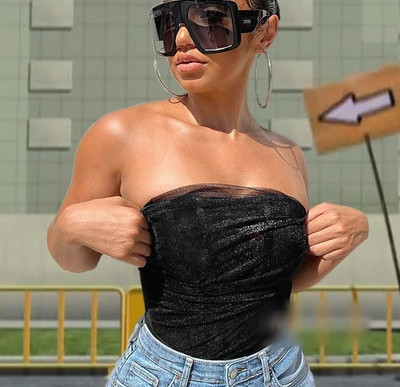 Дамско модерно бюстие изчистен модел