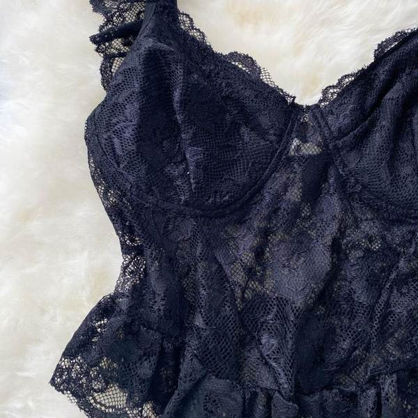 Maieu modern de damă cu decolteu spitz de culoare neagră