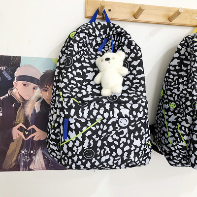 Дамска модерна раница с 3D елемент в няколко цвята