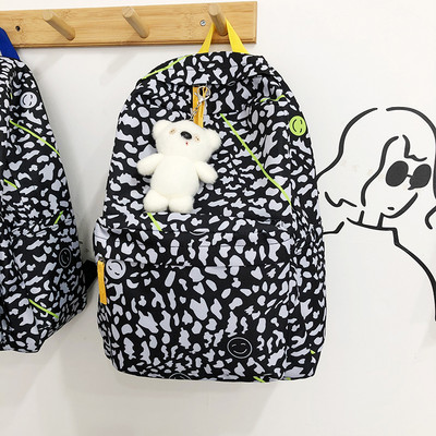 Дамска модерна раница с 3D елемент в няколко цвята