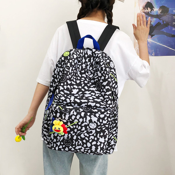 Дамска модерна раница с 3D елемент в няколко цвята