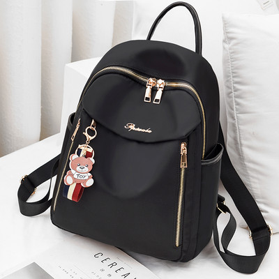 Ženski svakodnevni ruksak s patentnim zatvaračem i 3D elementom