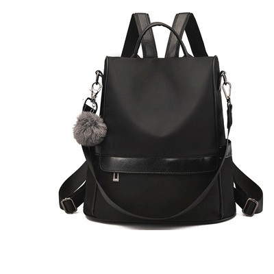 Moderna sieviešu mugursoma ar īsu rokturi un rāvējslēdzēju