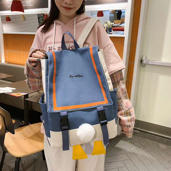 Moderna sieviešu mugursoma ar uzrakstu un rokturiem